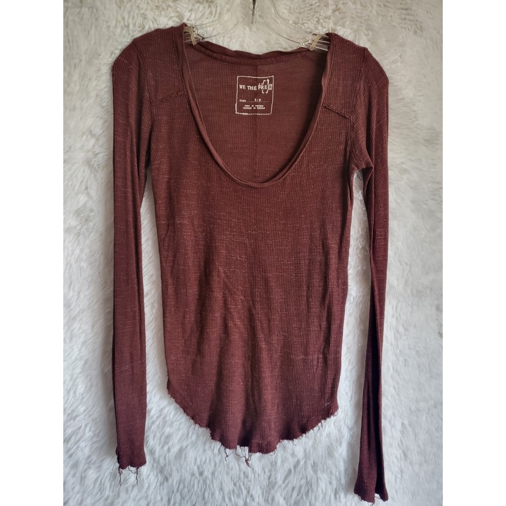 We The Free Shirt Women's Sm Burgundy Scoop Neck Long Sleeve Raw Edge